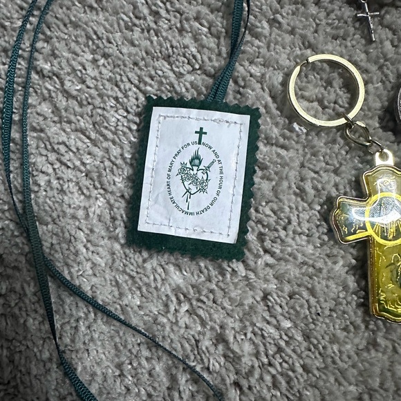Catholic Religious Accessory Set - Picture 4 of 9